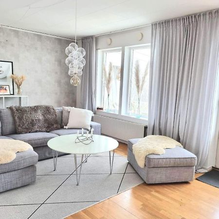 Villa Hus I Lugnt Omrade, 15 Min Fran Oerebro à Vintrosa Extérieur photo