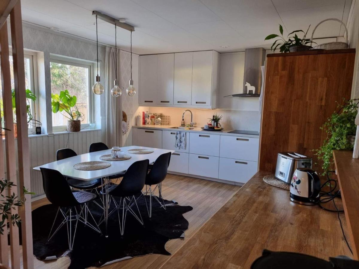 Villa Hus I Lugnt Omrade, 15 Min Fran Oerebro à Vintrosa Extérieur photo