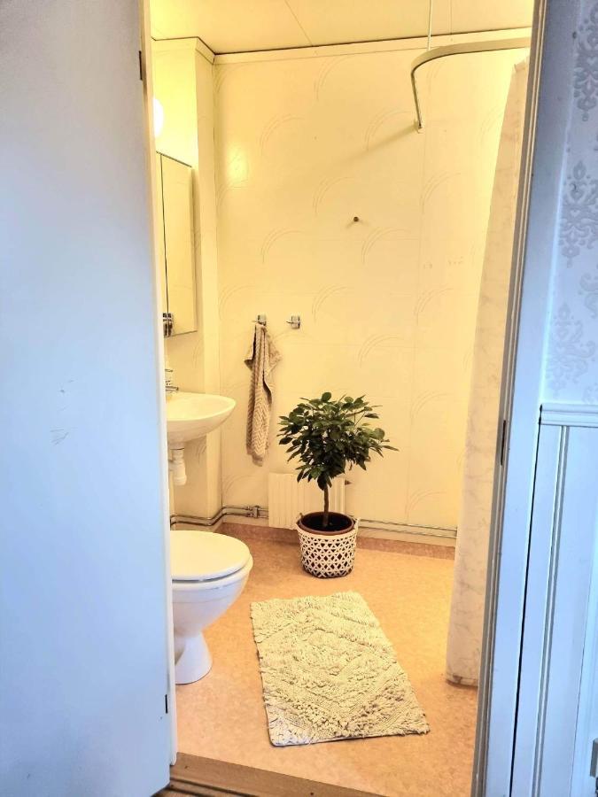 Villa Hus I Lugnt Omrade, 15 Min Fran Oerebro à Vintrosa Extérieur photo