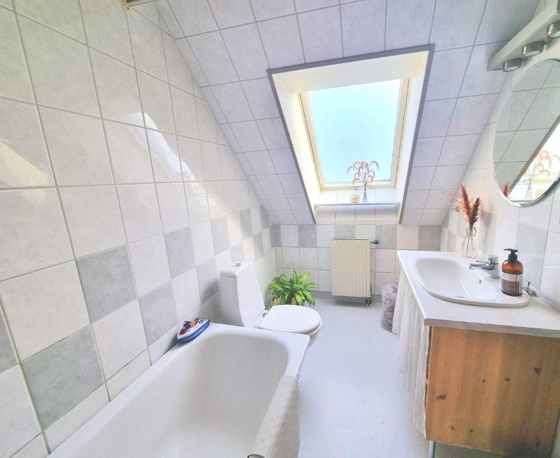 Villa Hus I Lugnt Omrade, 15 Min Fran Oerebro à Vintrosa Extérieur photo